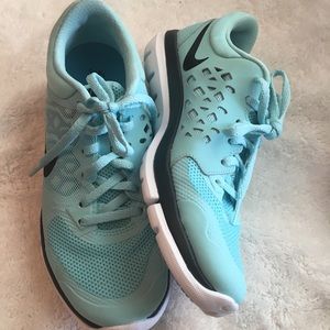 Nike flex run shoes turquoise